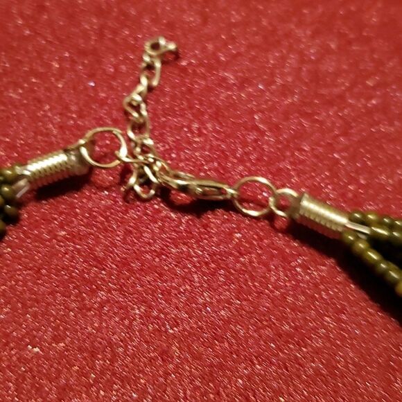 Glass Bead Necklace Green & Olive 8 Strands 20" Lobster Clamp 2" Extention Chain - Picture 3 of 3